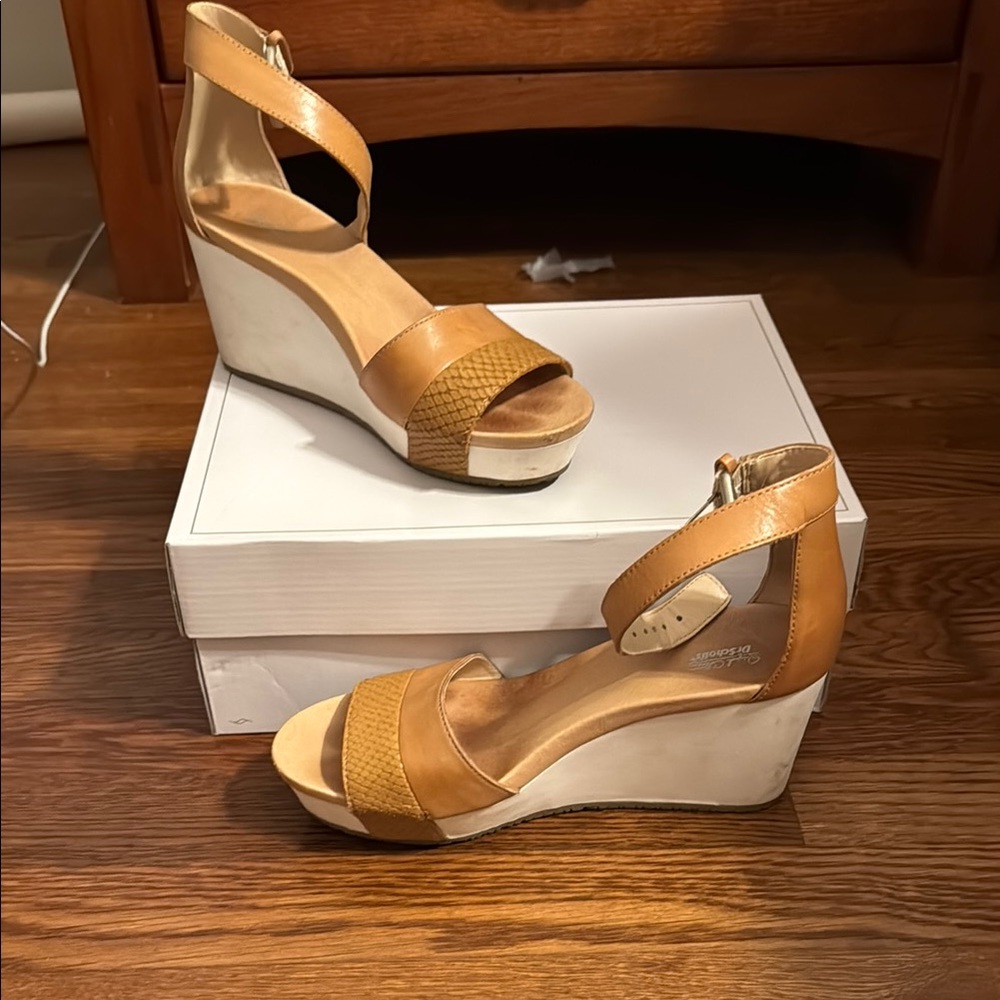 Dr. Scholls Tan Wedge Sandals